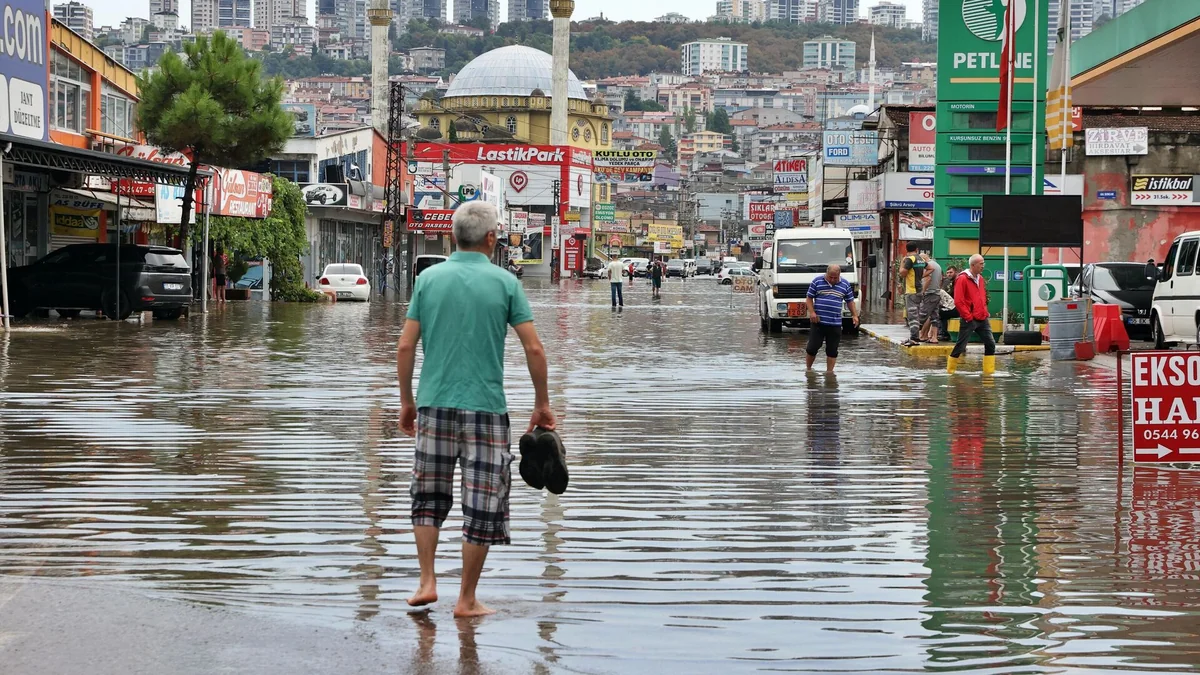Floods kill eight in Türkiye