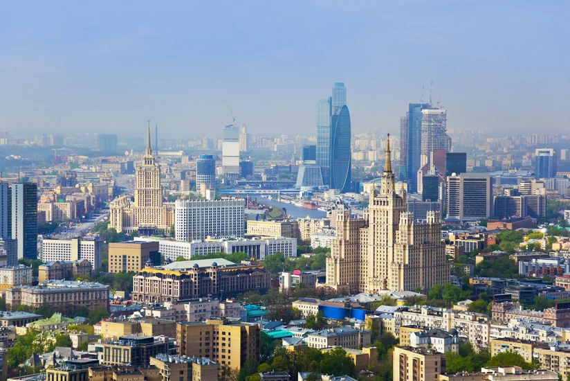 ​В Москве стремительно дешевеет жилье