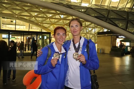 Azərbaycanın Avropa Kubokunun qalibi olmuş voleybolçuları Vətənə qayıdıb