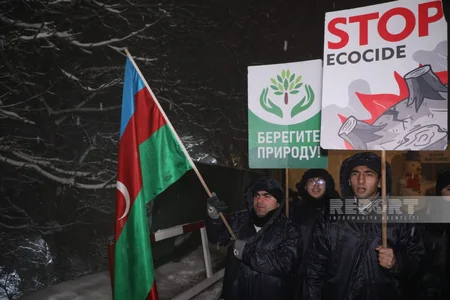 На дороге Ханкенди-Лачын продолжается акция протеста экоактивистов