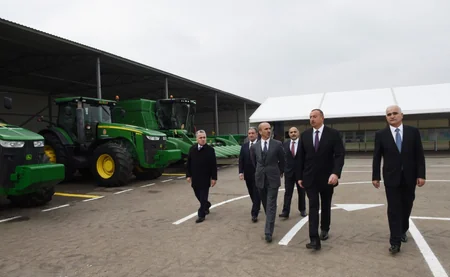 Prezident İlham Əliyev “Qarabağ Taxıl” MMC-nin özəl pilot taxılçılıq təsərrüfatının fəaliyyəti ilə tanış olub
