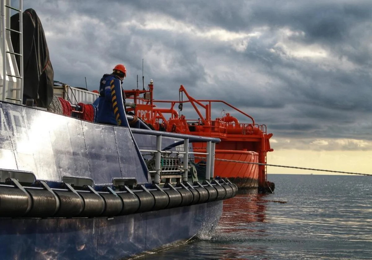КТК возобновил отгрузку нефти с одного из ранее остановленных причальных устройств