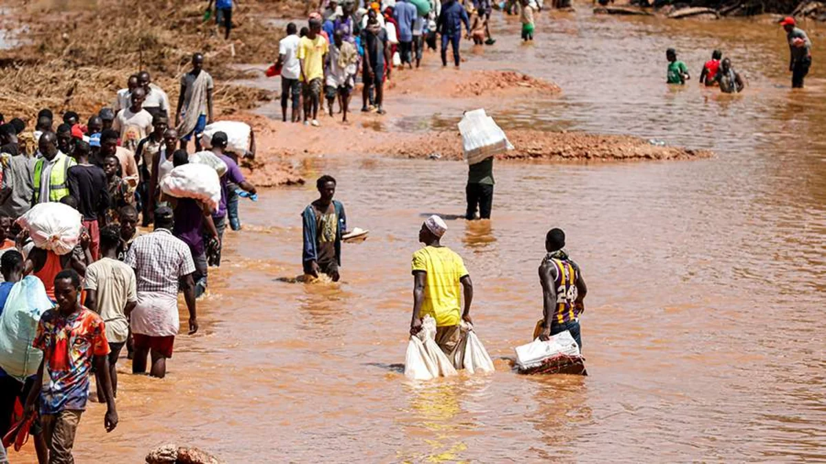 South African floods kill at least 22 people