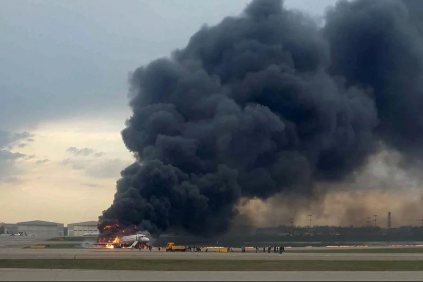 ABŞ-da təyyarə avtomobilin üstünə düşüb, ölən və xəsarət alan var