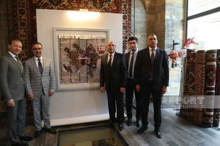 Azərbaycan xalçaları beynəlxalq onlayn platformada satışa çıxarılıb