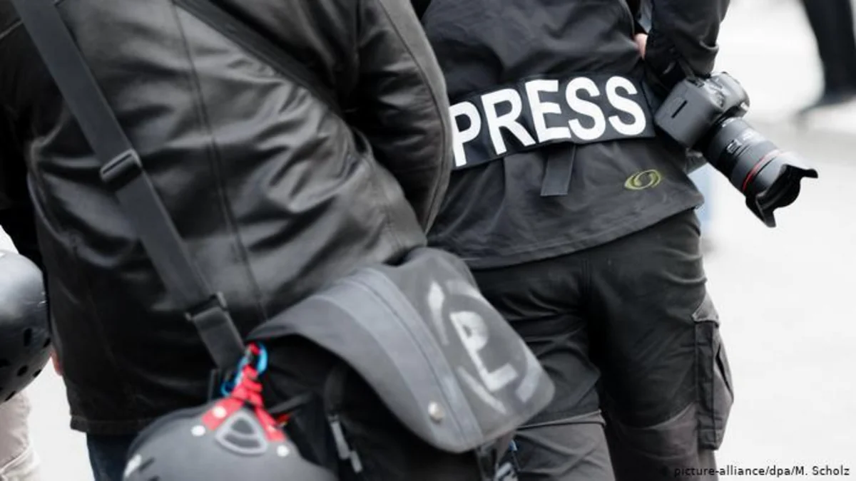 Reporters without Borders: 49 journalists  killed, 389 arrested this year