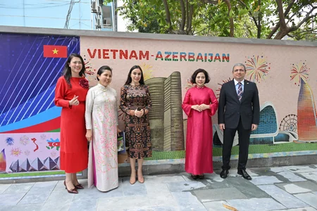 Vice-President of Heydar Aliyev Foundation visits Vietnam