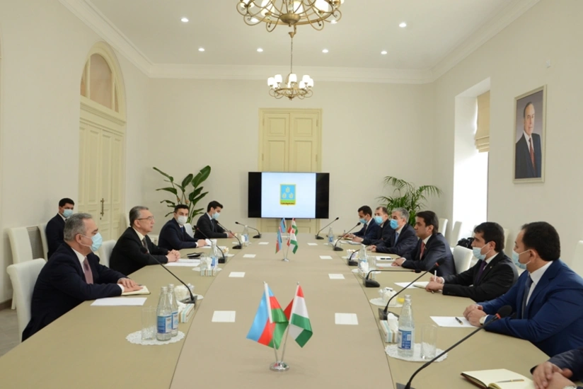 Bakı və Düşənbə şəhərlərinin qardaşlaşması haqqında sənəd imzalanıb