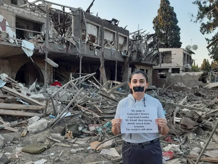 Azərbaycan gəncləri dünya ictimaiyyətinə etiraz edir