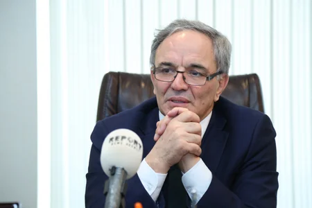 Əflatun Amaşov: “İstərdik ki, saytlarda çalışan yaradıcı əməkdaşlar ədəbi dil üzrə attestasiyadan keçsinlər” - MÜSAHİBƏ