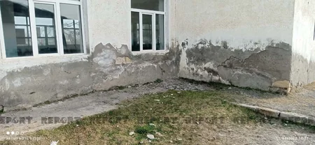 Ucarda məktəbin tavanı dərs zamanı uçub