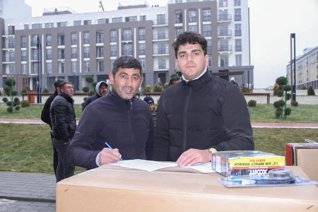 Füzuliyə köçürülən bir qrup şəxsə avadanlıqlar təqdim edilib