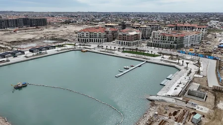 İlham Əliyev və Mehriban Əliyeva “Sea Breeze” istirahət mərkəzinin ərazisində layihələrlə tanış olublar - YENİLƏNİB