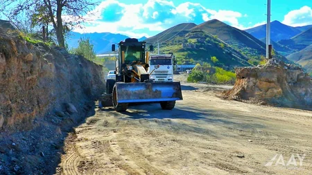 Kəlbəcər şəhərinin daxili yollarının tikintisi davam edir