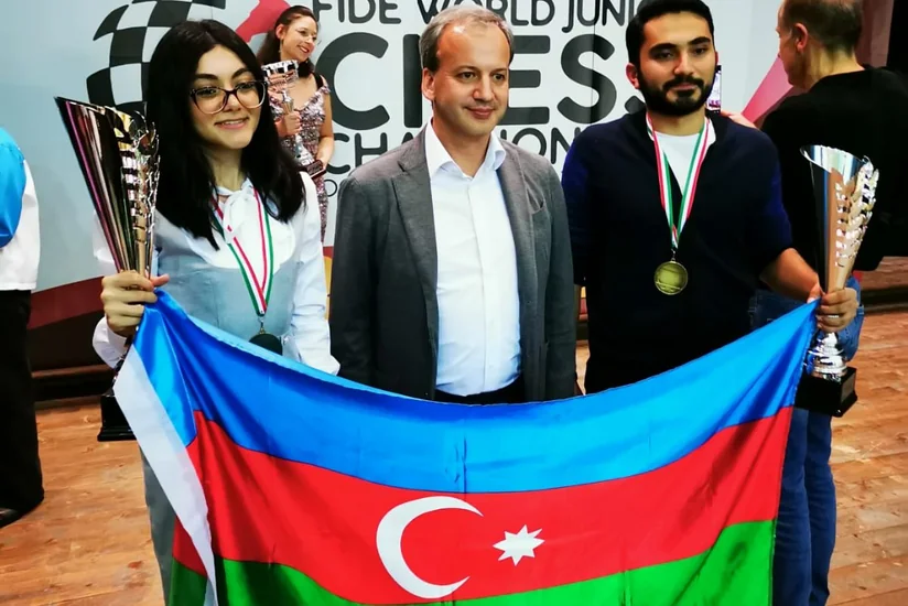 FIDE prezidenti azərbaycanlı dünya çempionlarını təbrik edib