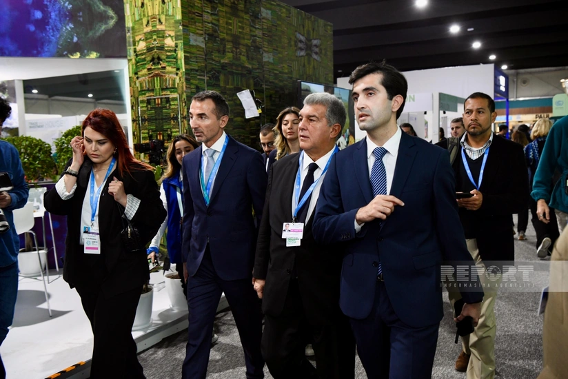 Президент ФК Барселона посетил павильоны на COP29