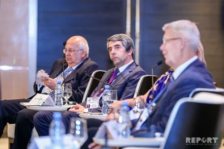 Bolqarıstanın keçmiş prezidenti: Dayanıqlı gələcəyi qurmağın yollarını aramalıyıq