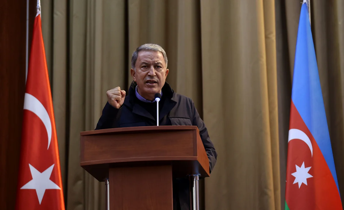 Hulusi Akar Azərbaycanın Zəfər Gününü şeirlə təbrik edib