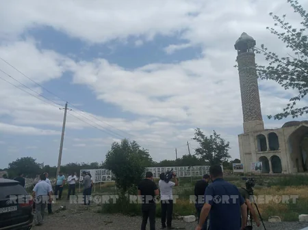 Журналисты посетили Джума-мечеть в Агдаме