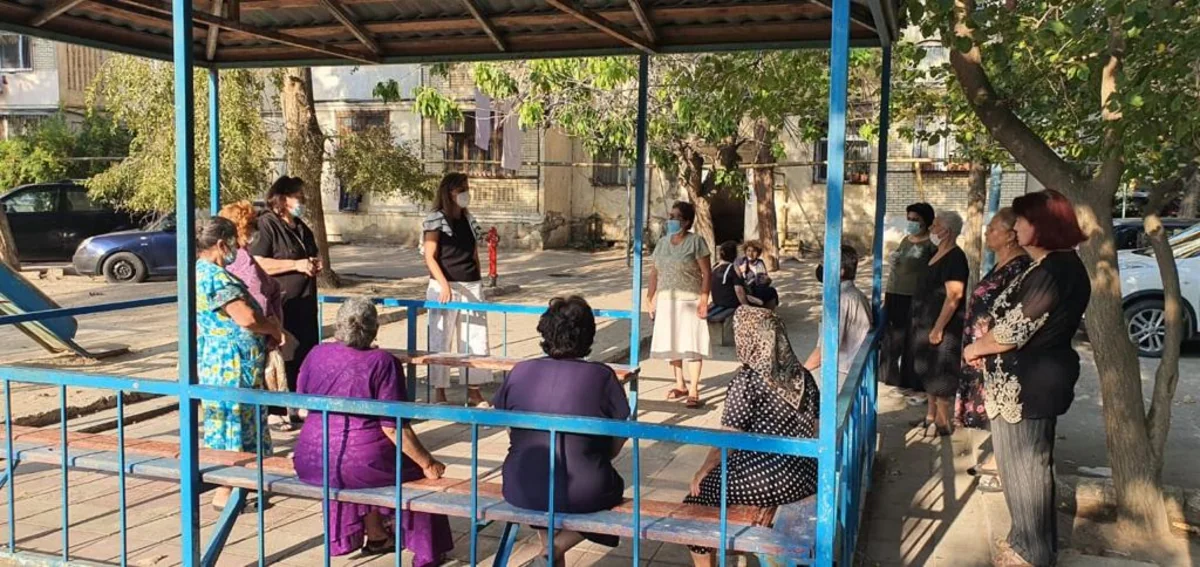 Millət vəkili Nizami rayon sakinləri ilə görüşləri davam etdirir