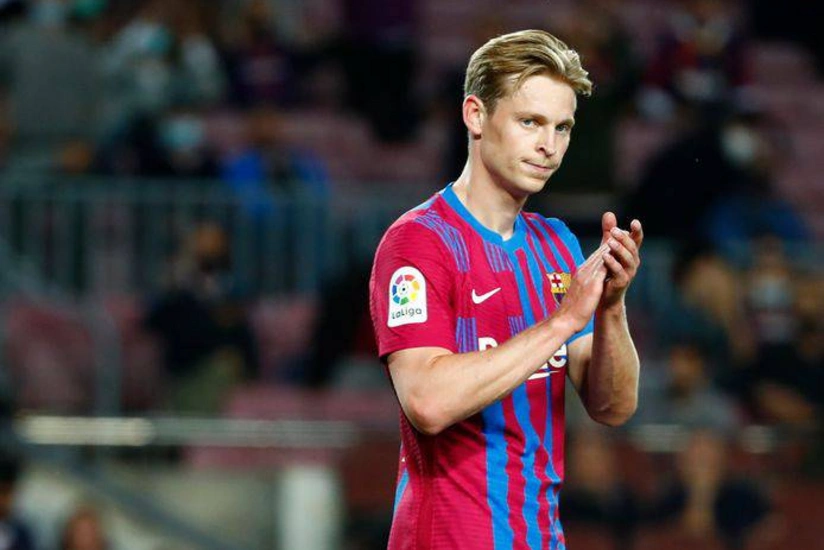 Manchester United agree with Barcelona for Dutch midfielder
