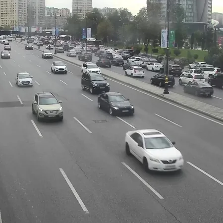 Bakının bir sıra yollarında tıxac yaranıb - SİYAHI