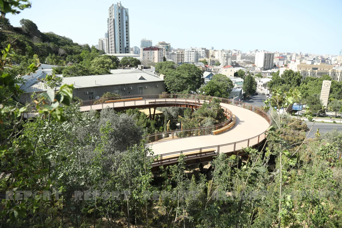 Bakıda salınan yeni parkdan VİDEOREPORTAJ