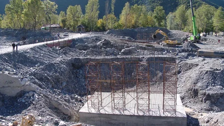 Şəkidə Kiş çayı üzərində uçan körpü yenidən tikilir