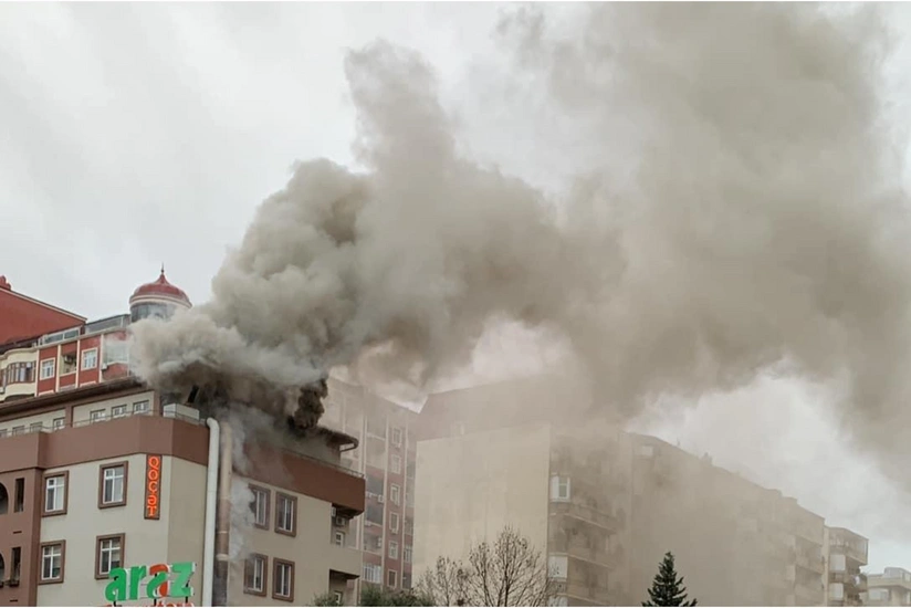 При пожаре в бакинском ресторане пострадали трое