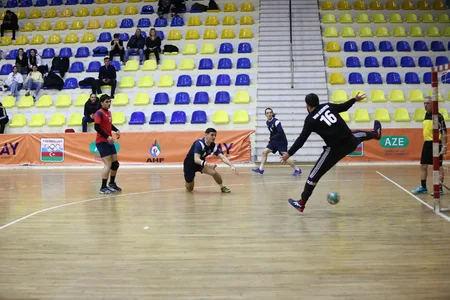 Kişi həndbolçulardan ibarət Azərbaycan çempionatında iki turun oyunları keçirilib