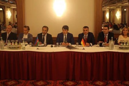 Fuad Muradov Almaniyada azərbaycanlı iş adamları ilə görüşüb