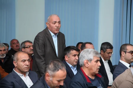 “Azəriqaz” rəhbəri Xəzər rayonunda istixana sahibləri ilə görüşüb