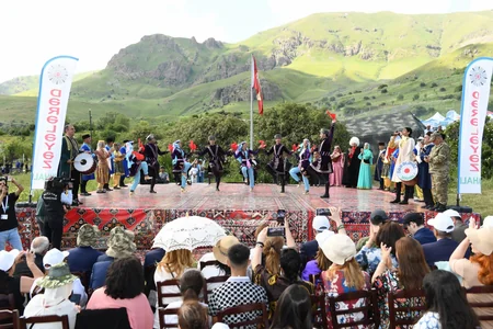 Naxçıvanda “Qərbi Azərbaycana qayıdış” festival-konqresi keçirilir