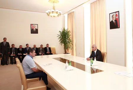 İqtisadiyyat naziri Göygöldə vətəndaşları qəbul edib