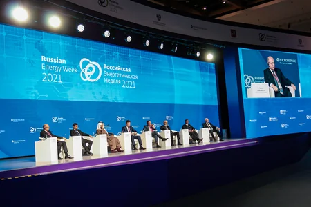 Energetika naziri “Rusiya Enerji Həftəsi” Beynəlxalq Forumunda iştirak edib