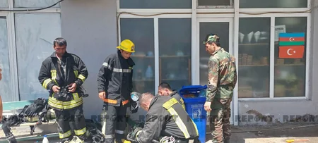 Bakıda yaşayış binasında baş verən yanğın söndürülüb - YENİLƏNİB