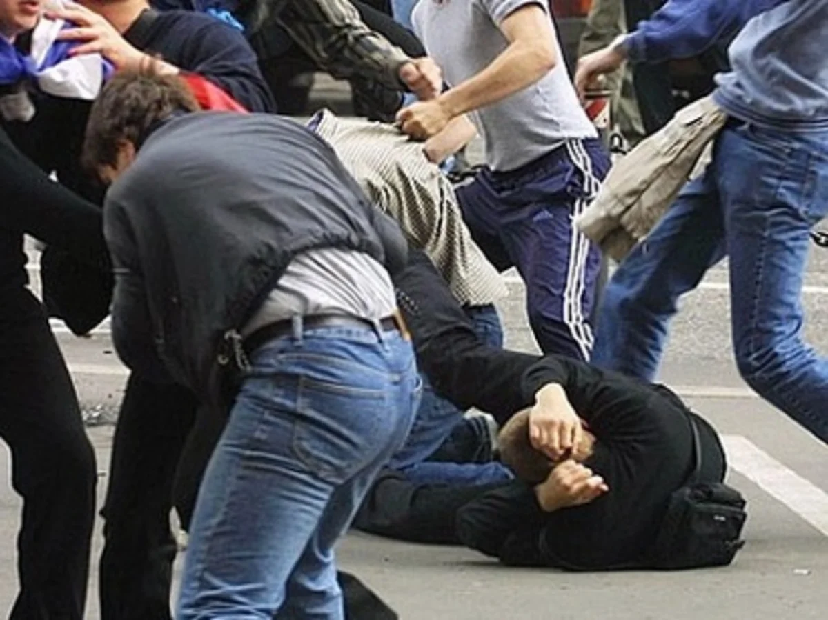 İngiltərədə oyun zamanı valideynlər dalaşıb: 1 yaralı