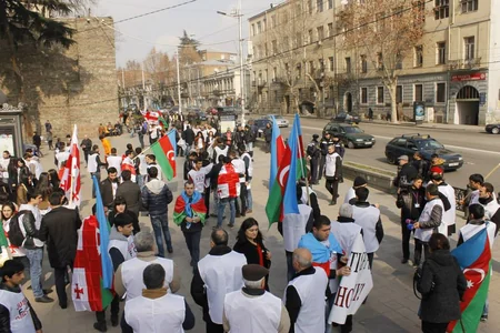 Tbilisidə Xocalıya ədalət kampaniyası çərçivəsində yürüş keçirilib