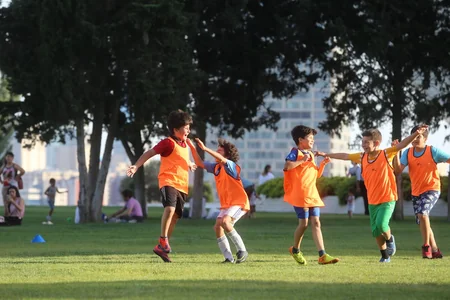 Heydər Əliyev Mərkəzinin parkında uşaqlar arasında futbol turniri olub
