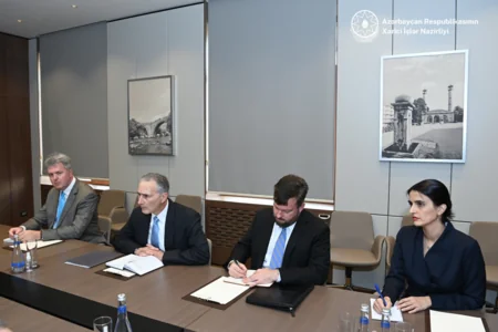 Джейхун Байрамов проинформировал представителя Госдепа США о реинтеграции карабахских армян