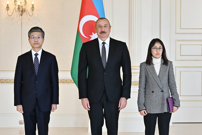 Ильхам Алиев принял верительные грамоты новоназначенного посла Кореи в Азербайджане