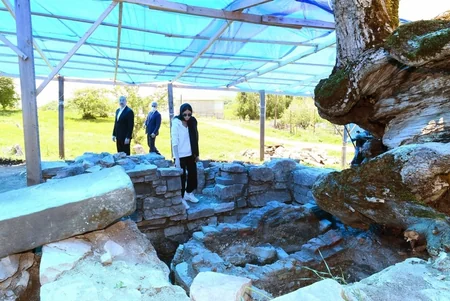 Prezident Pir Ömər Sultan ziyarətgahında bərpa-konservasiya işləri ilə tanış olub - YENİLƏNİB