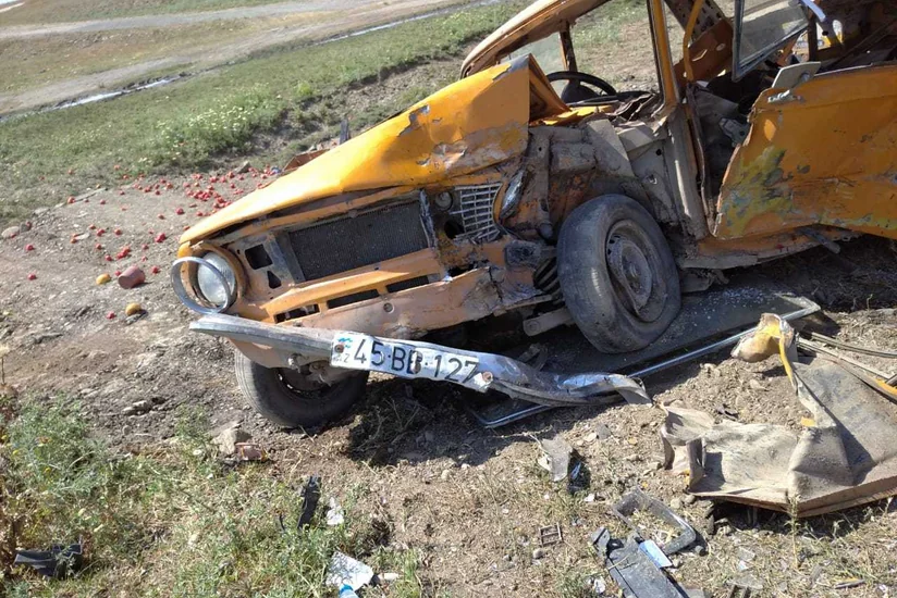В Огузе два автомобиля столкнулись, трое раненых