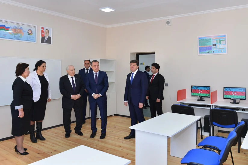 Nazir Qəbələdə Azərbaycan Gənc Müəllimlər Assosiasiyasının üzvləri ilə görüşüb