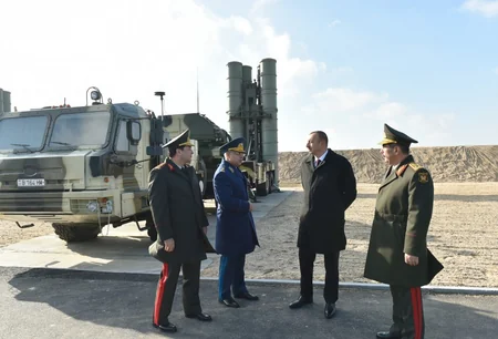 Президент Ильхам Алиев ознакомился с условиями, созданными в военном городке Н-ской воинской части ВВС минобороны