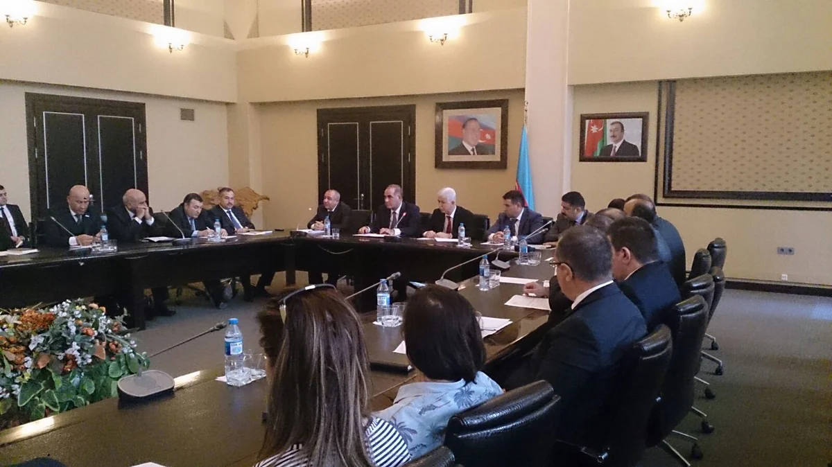 ​Bakıda bələdiyyə torpaqlarının qeydiyyatı və idarəçiliyi ilə bağlı forum keçirilib - YENİLƏNİB