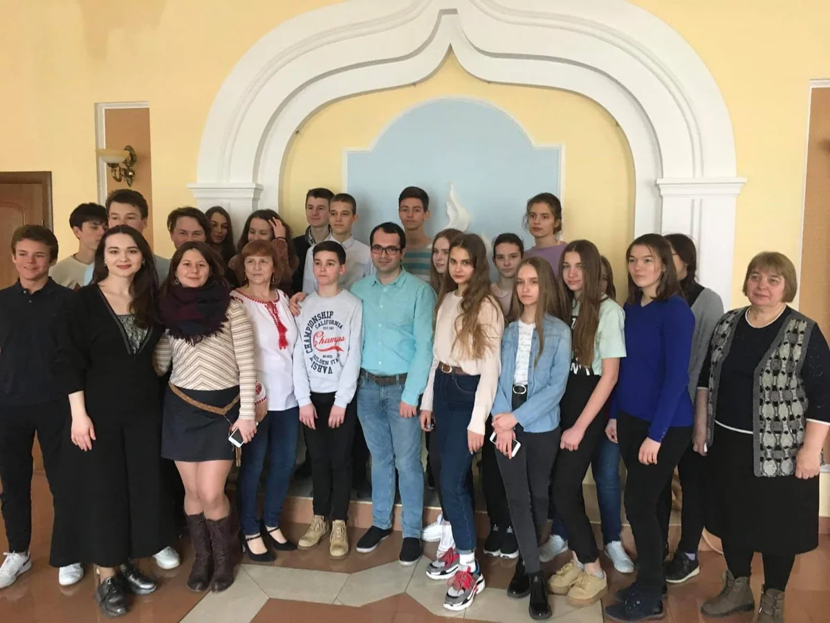 В Киеве прошла встреча местных студентов и старшеклассников с азербайджанским журналистом - ФОТО
