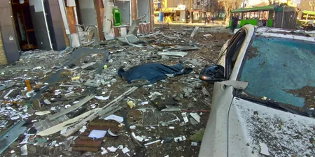 Rusiya Kiyevi raket atəşinə tutub, ölən və yaralananlar var