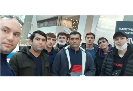Varşavadakı 19 azərbaycanlı Bakıya gətirildi