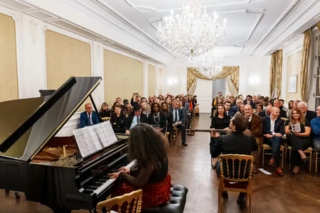 Parisdə Ümummilli Lider Heydər Əliyevə həsr edilmiş konsert keçirilib